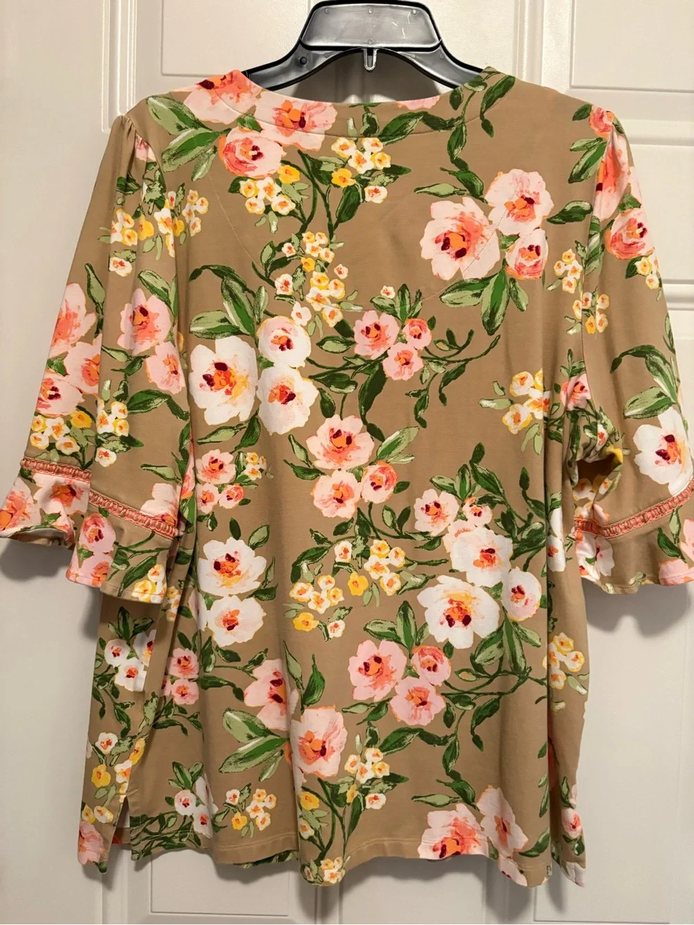 NWOT Floral Top